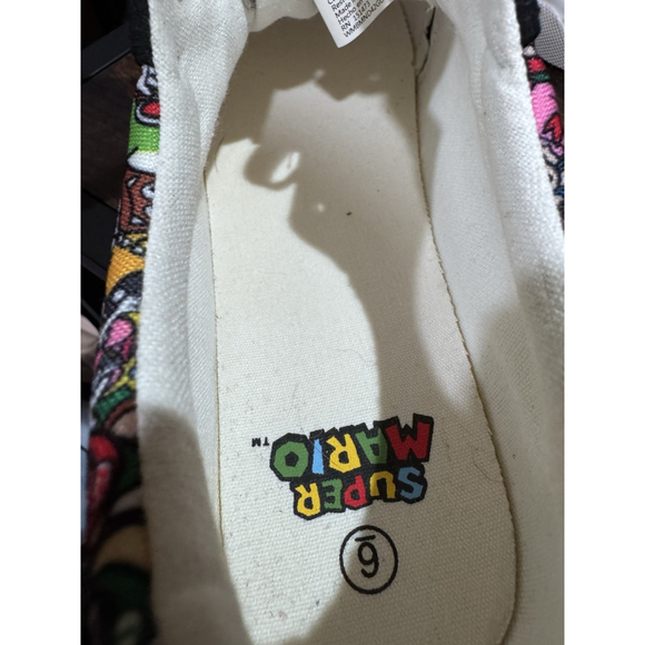 Super Mario Character Print Sneakers- authentic 6 Men’s Or 8 Women - Picture 11 of 13